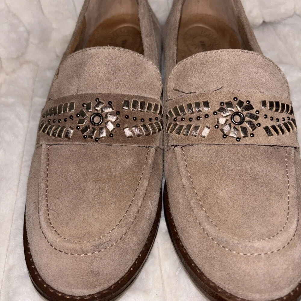 Brioso Taupe Suede Loafers Embellished Trim Comfort Insole 7 M Preppy Office